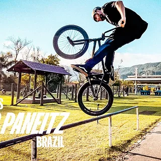 DIG LOCALS: LUCAS PANEITZ