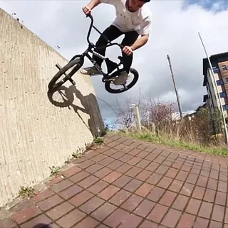 Kris Bunnage X Custom Riders