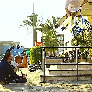 DIG BMX: Nike 6.0 - AK And Simone