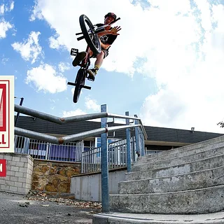 MIXED SECTION - ALIVE & WELL DVD -  FOCALPOINT BMX