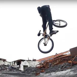 BCAVE - Dark Summer 2 with Chris Childs & Dr Bonus Grind