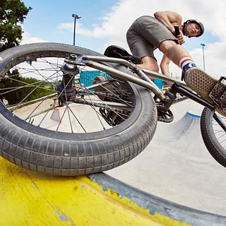 DIG BMX: Jonny Devine - Welcome to S&M Bikes