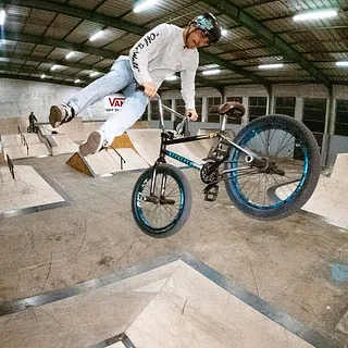 TRAFFIC BMX FRANCE x THE BAD YARD