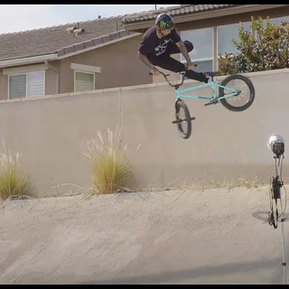 Volume Bikes - Victor Munoz in the Streets  | DIG BMX