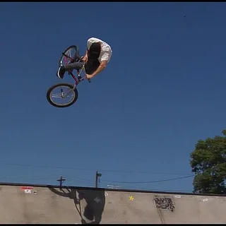 BMX: CHASE HAWK & TOM DUGAN - EMPIRE - TEXTING IS MY CARDIO