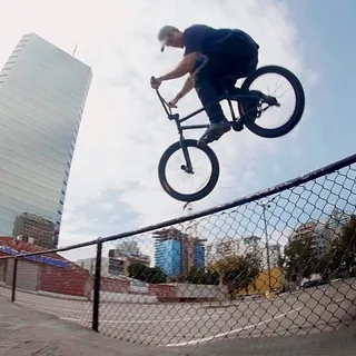 COLIN VARANYAK - DROP THE PIN