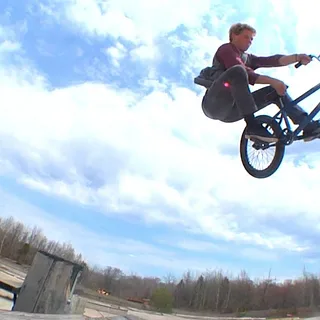 TRENT LUTZSKE & NOAH HUNTZINGER (HEAVY GRINDS X DIALED PEGLESS RIDING)