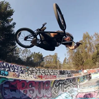 LET'S GET FREESTYLE! - PROFILE / FBM - SANTA CRUZ