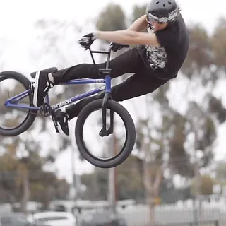 Kris Fox: The Definition Of Speed and Style