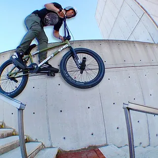 BEHIND THE BANGER -- GARY YOUNG