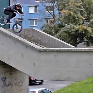 UNDER THE RADAR  - DAVID ISTENIC