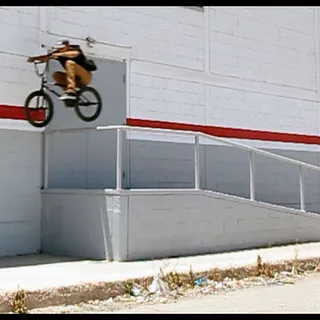BMX - ANIMAL BIKES: JAVI QUINTERO WELCOME TO AM