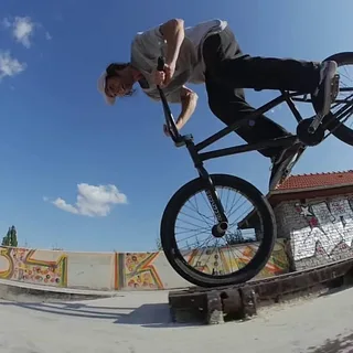 Federal Bikes presents LOOSE CHANGE