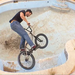 BMX Pool Paradise - Pierre Paradis