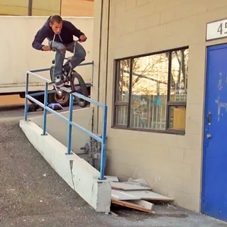 FITBIKECO. - JORDAN HANGO 2011 THROWBACK