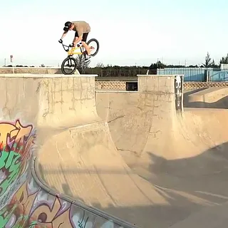 BMX - Sean Sexton & Chase Hawk - Cayman Islands