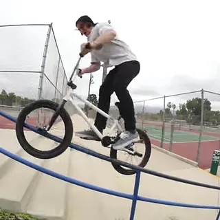 BMX / Travis Hughes - Odyssey 30-15