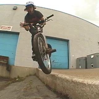 FMX - Charlie Crumlish 2005 fossil biking (RaRe) *IN THE BURBS*