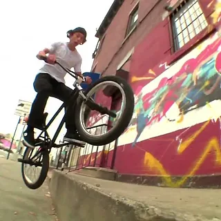 Eclat BMX: Julian Arteaga in New York City.