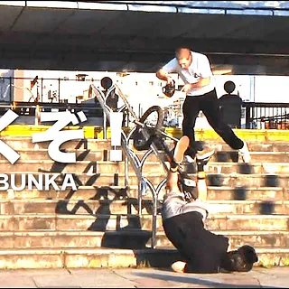 [HIKKEN VIDEO]  行くぞ！IKUZO! FROM AUSSIE BOYZ