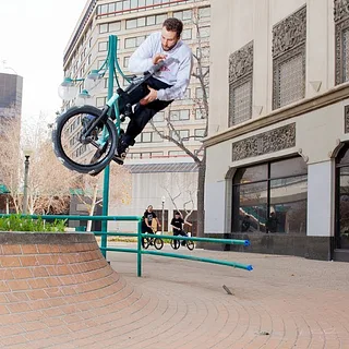 Volume Bikes: CALI TO AZ
