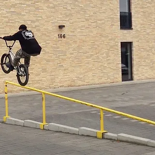 RAIL RIDE DESTROYER! - BRAMSRIDEBIKES "DAY OFF" - DIG LOCALS